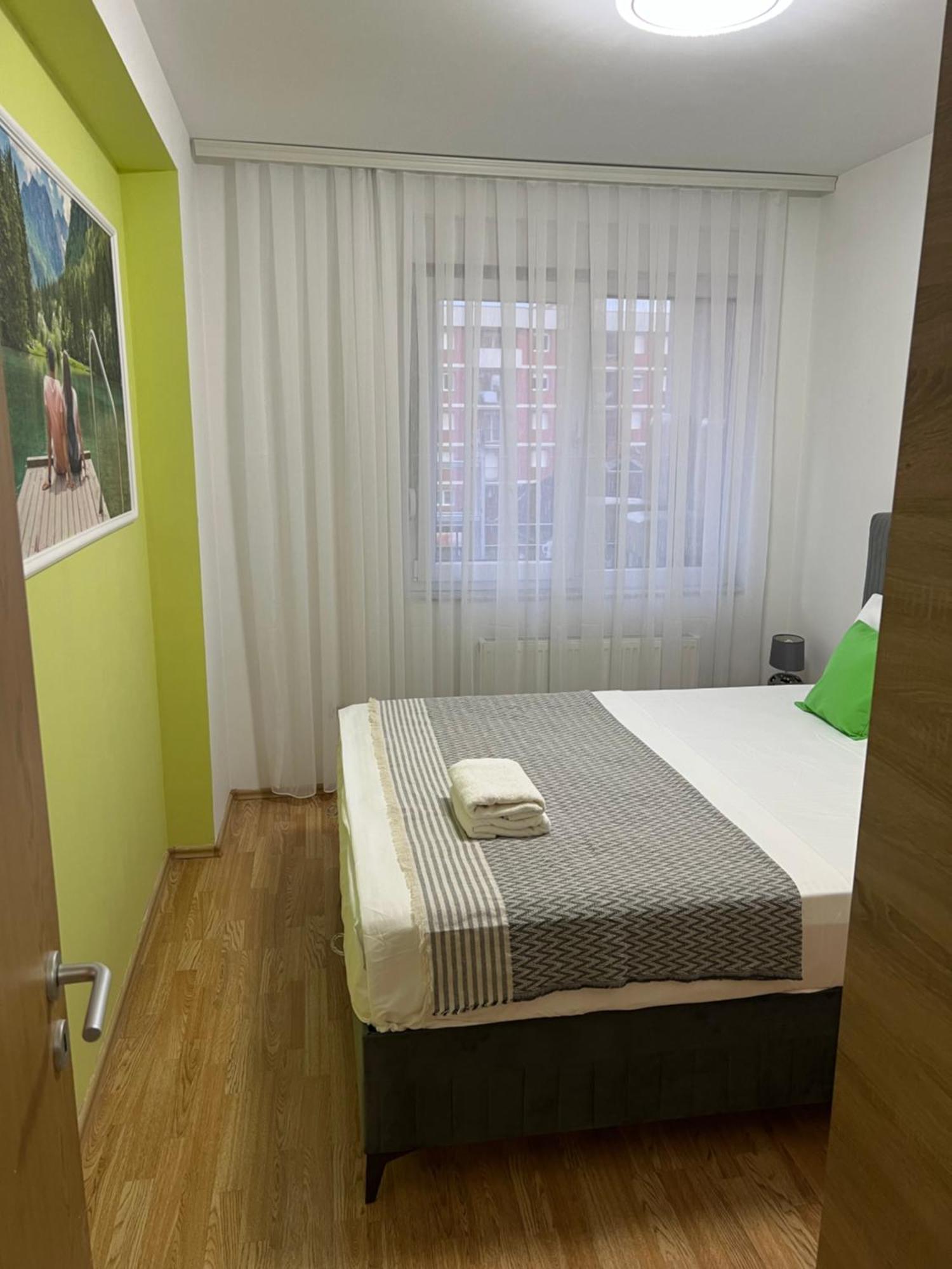 Prishtina Apartments พริสตีนา ภายนอก รูปภาพ