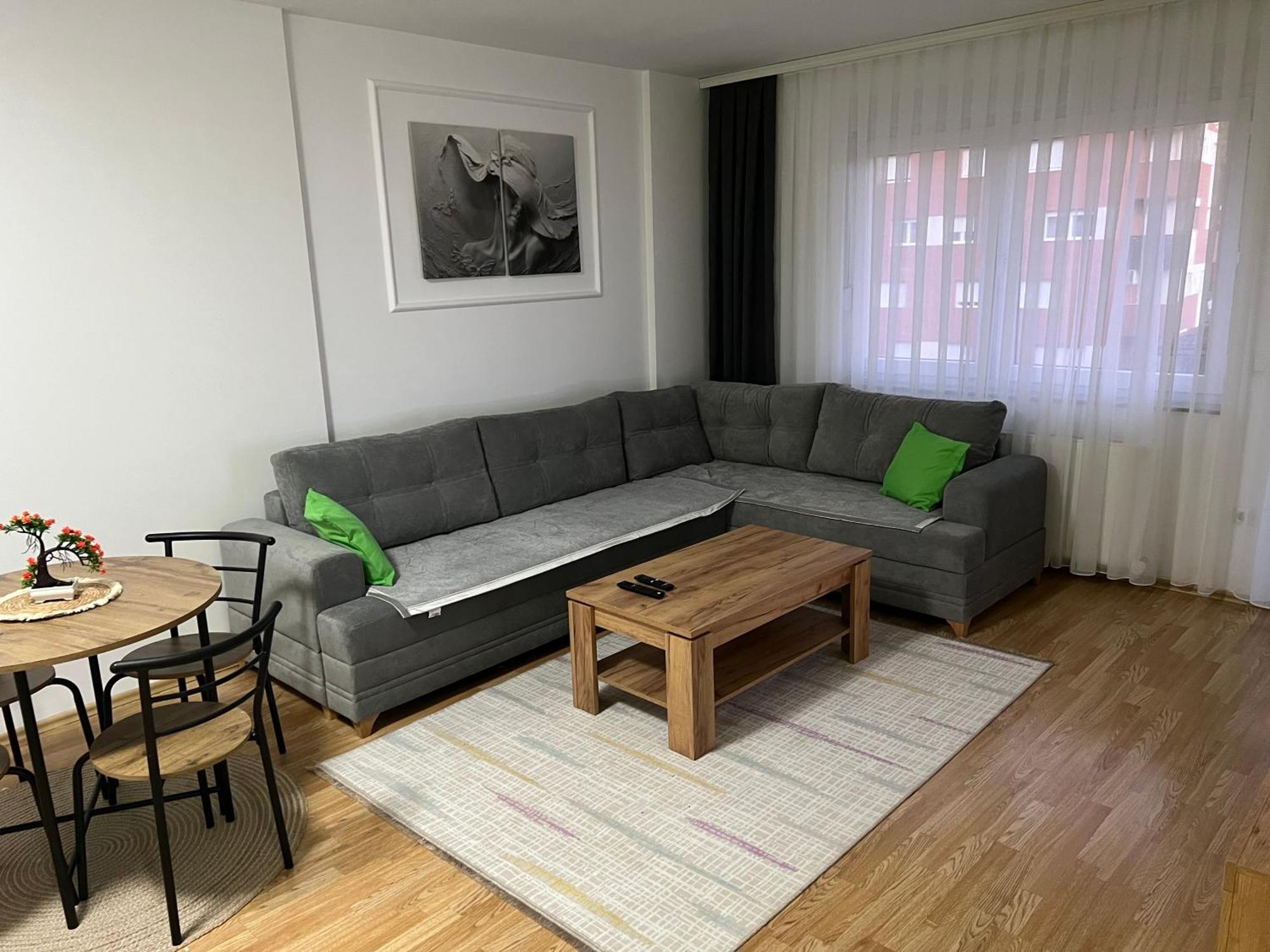 Prishtina Apartments พริสตีนา ภายนอก รูปภาพ