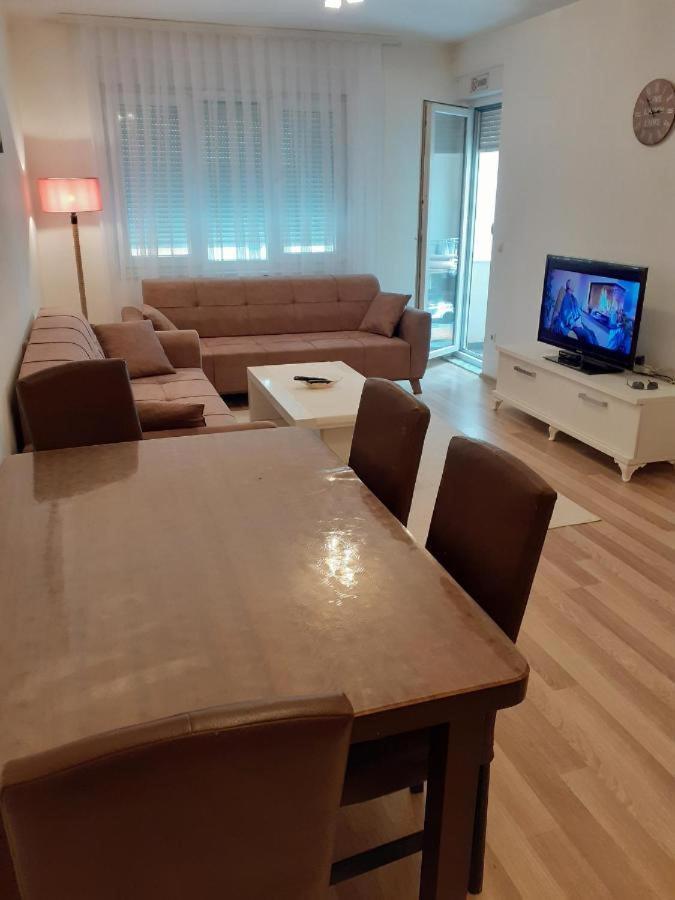 Prishtina Apartments พริสตีนา ภายนอก รูปภาพ