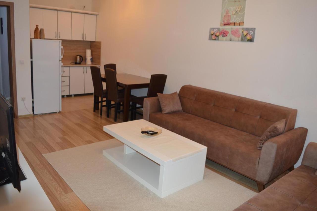 Prishtina Apartments พริสตีนา ภายนอก รูปภาพ