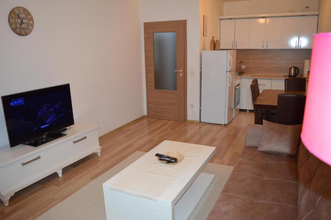 Prishtina Apartments พริสตีนา ภายนอก รูปภาพ